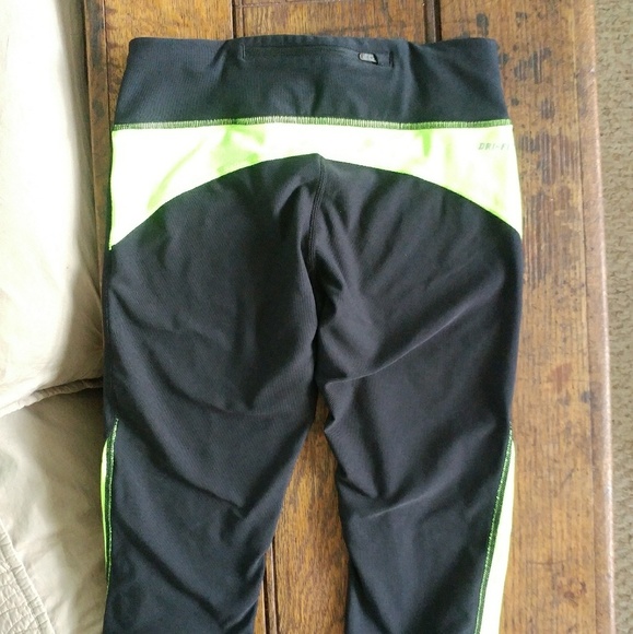 Capri work out pants - Picture 2 of 2